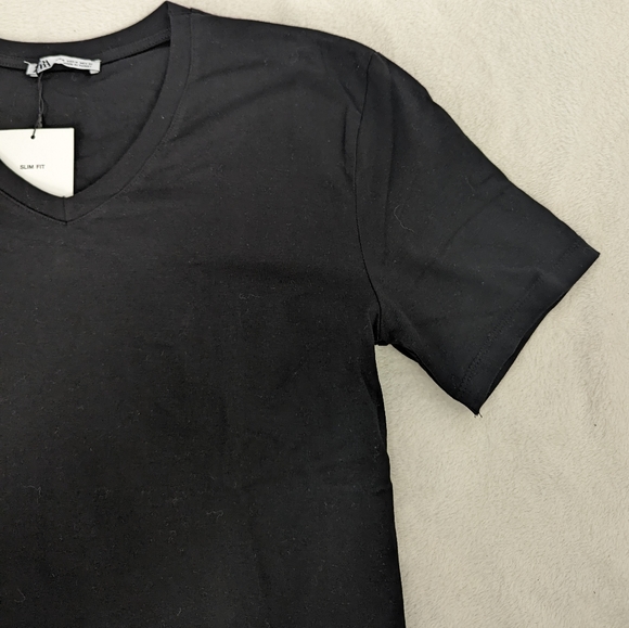 Zara - Plain Black Tee V-Neck M - Picture 2 of 4